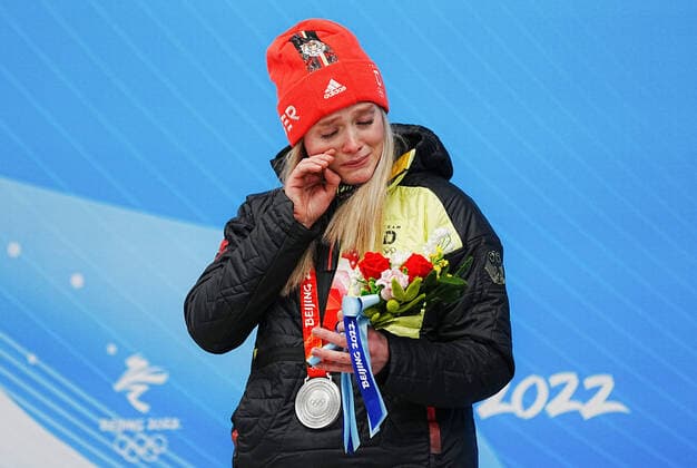 (220208) -- BEIJING, Feb. 8, 2022 -- Silver medallist Anna Berreiter of Germany reacts during the awarding ceremony after women s singles run of luge event at the Yanqing National Sliding Centre in Yanqing district of Beijing, capital of China, Feb. 8, 2022. ) (BEIJING2022)CHINA-BEIJING-YANQING-OLYMPIC Winter games, Winterspiele,Spiele, Summer games LUGE-WOMEN S SINGLES (CN) JiangxWenyao 