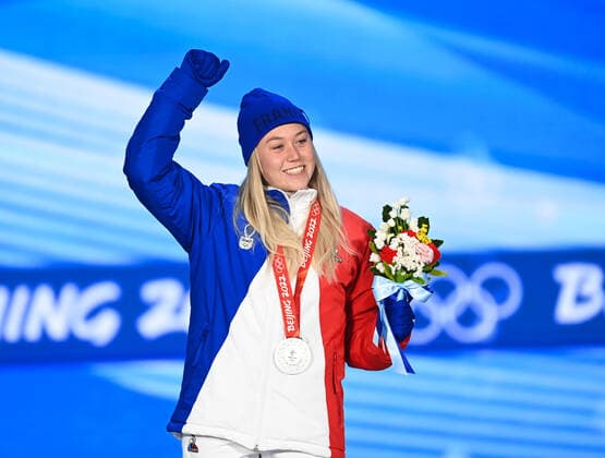 (220208) -- BEIJING, Feb. 8, 2022 -- Silver medalist Tess Ledeux of France reacts during the awarding ceremony of women s freeski big air at the Beijing Medals Plaza of the Winter Olympics in Beijing, capital of China, Feb. 8, 2022. ) (BEIJING2022)CHINA-BEIJING-OLYMPIC Winter games, Winterspiele,Spiele, Summer games WOMEN S FREESKI BIG AIR-AWARDING CEREMONY (CN) HuangxZongzhi 