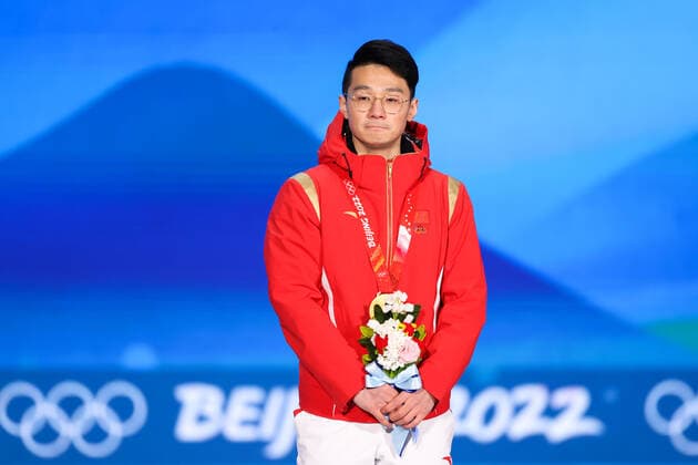 BEIJING, CHINA - FEBRUARY 08: Gold medallist Ziwei Ren of Team China poses with his medal during the Men s 1000m Speed skating, Eisschnelllauf medal ceremony on Day 4 of the Beijing 2022 Winter Olympic Games, Olympische Spiele, Olympia, OS at Beijing Medal Plaza on February 8, 2022 in Beijing, China.  Copyright: xVCGx CFP111368316280 
