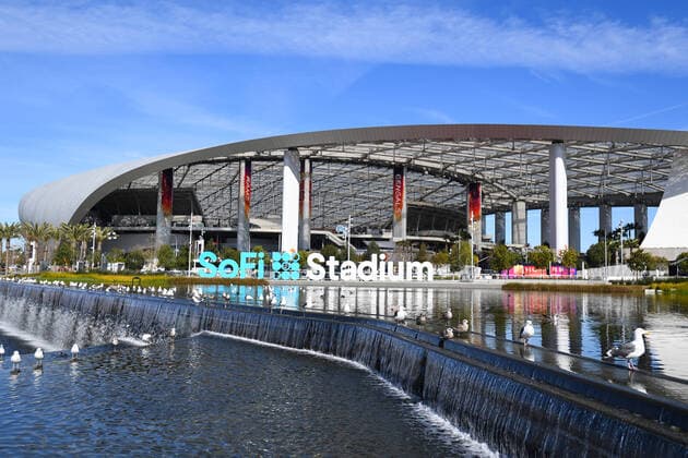 INGLEWOOD, CA - FEBRUARY 8: A view outside SoFi Stadium during Super Bowl LVI media availability day on February 8, 2022 in Inglewood, CA before SundayÕs game between the Los Angeles Rams and the Cincinnati Bengals. (Photo by Brian Rothmuller Icon Sportswire) NFL, American Football Herren, USA FEB 08 Super Bowl LVI - Super Bowl Week Icon2202080045
