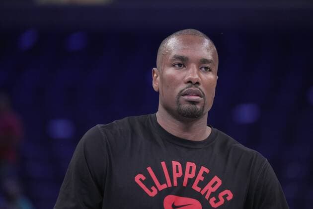 L.A. Clippers Serge Ibaka (9) warms up before the 1st half of the the game against the Memphis Grizzlies at FedEx Forum in Memphis, Tennessee, USA, 8, February, 2022. (Karen Pulfer Focht EFE) Clippera at Memphis Grizzlies Basketball !ACHTUNG: NUR REDAKTIONELLE NUTZUNG!  Copyright: xKARENxPULFERxFOCHTx AME4541 20220209-55449afc097e472a7d86ea587e1322086d64e299