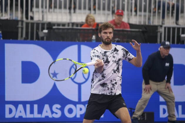 DALLAS, TX - FEBRUARY 08: Oscar Otte (GER) hits a forehand during the Dallas Open on February 8, 2022 at the Styslinger Altec Tennis Complex in Dallas, TX. (Photo by George Walker Icon Sportswire) TENNIS: FEB 08 Dallas Open Icon22020830