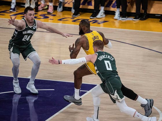 Sport Bilder des Tages February 8, 2022, Los Angeles, California, USA: LeBron James 6 of the Los Angeles Lakers drives against Pat Connaughton 24 of the Milwaukee Bucks during their NBA, Basketball Herren, USA game on Tuesday February 8, 2022 at Crypto.com Arena in Los Angeles, California. Lakers lose to Bucks, 116-131. PI Los Angeles USA - ZUMAp124 20220208_zaa_p124_014 Copyright: xJAVIERxROJASx