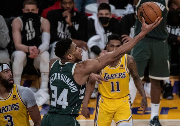 February 8, 2022, Los Angeles, California, USA: Giannis Antetokounmpo 34 of the Milwaukee Bucks puts up a layup during their NBA, Basketball Herren, USA game against the Los Angeles Lakers on Tuesday February 8, 2022 at Crypto.com Arena in Los Angeles, California. Lakers lose to Bucks, 116-131. PI Los Angeles USA - ZUMAp124 20220208_zaa_p124_019 Copyright: xJAVIERxROJASx