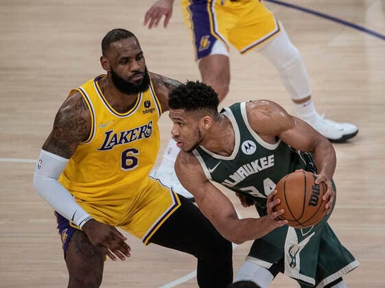 February 8, 2022, Los Angeles, California, USA: LeBron James 6 of the Los Angeles Lakers defends against Giannis Antetokounmpo 34 of the Milwaukee Bucks during their NBA, Basketball Herren, USA game on Tuesday February 8, 2022 at Crypto.com Arena in Los Angeles, California. Lakers lose to Bucks, 116-131. PI Los Angeles USA - ZUMAp124 20220208_zaa_p124_038 Copyright: xJAVIERxROJASx