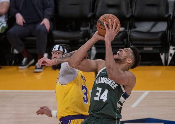 February 8, 2022, Los Angeles, California, USA: Anthony Davis 3 of the Los Angeles Lakers defends against Giannis Antetokounmpo 34 of the Milwaukee Bucks during their NBA, Basketball Herren, USA game on Tuesday February 8, 2022 at Crypto.com Arena in Los Angeles, California. Lakers lose to Bucks, 116-131. PI Los Angeles USA - ZUMAp124 20220208_zaa_p124_051 Copyright: xJAVIERxROJASx