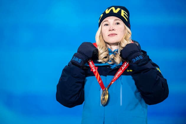 220209 Jonna Sundling of Sweden with her gold medal at the medal ceremony for women s cross-country skiing sprint during day 5 of the 2022 Winter Olympics on February 9, 2022 in Zhangjiakou. Photo: Jon Olav Nesvold BILDBYRAN COP 217 JE0033 skidor cross-country skiing langrenn Olympic Games, Olympische Spiele, Olympia, OS olympics winter olympics os ol olympiska spel vinter-os olympiske leker peking peking 2022 beijing 2022 beijing 2022 olympic games beijing 2022 winter olympic games peking-os beijing-ol vinter-ol 5 bbeng medaljeseremoni medaljceremoni medal ceremony sverige guld Copyright: JONxOLAVxNESVOLD BB220209JE054