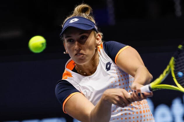 St. Petersburg Ladies Trophy 2022 - Day Three Elise Mertens of Belgium returns the ball to Petra Martic of Croatia during the women s singles Round of 16 match of the WTA, Tennis Damen 500 St. Petersburg Ladies Trophy 2022 International Tennis Tournament on February 9, 2022 at the Sibur Arena in Saint Petersburg, Russia. Saint Petersburg Russia  Copyright: xMikexKireevx originalFilename:kireev-stpeters220209_npv6U.jpg