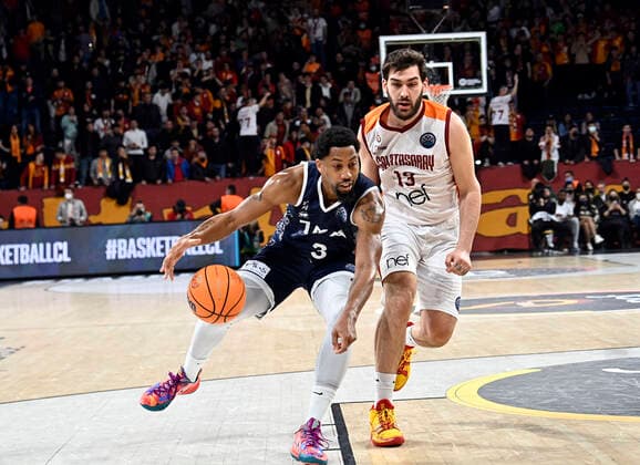 Okben Ulubay (13) of Galatasaray Nef and Chase Simon (3) of JDA Dijon Basket during the FIBA Champions League Group I Play off match between Galatasaray NEF and JDA Dijon Basket at Sinan Erdem Arena in Istanbul , Turkey on February 09 , 2022. ( Photo by Seskimphoto ) 
