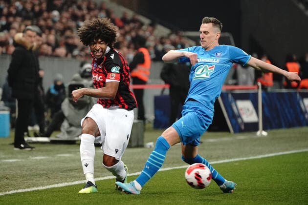 Dante (OGC Nice) - Arkadiusz Milik (Olympique de Marseille) FOOTBALL : OGC Nice vs Marseille - 1 4 de finale de coupe de France - Nice - 09 02 2022 NorbertScanella Panoramic 