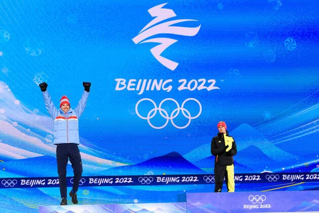 220210 Jorgen Graabak of Norway celebrates with his silver medal at the medal ceremony for men?s nordic combined individual during day 6 of the 2022 Winter Olympics on February 10, 2022 in Zhangjiakou. Photo: Vegard Grott BILDBYRAN kod VG VG0235 skidor nordic combined nordisk komination Olympic Games, Olympische Spiele, Olympia, OS olympics winter olympics os ol olympiska spel vinter-os olympiske leker peking peking 2022 beijing 2022 beijing 2022 olympic games beijing 2022 winter olympic games peking-os beijing-ol vinter-ol bbeng medaljeseremoni medaljceremoni medal ceremony norge norway celebration jubel Copyright: VEGARDxGRoTT BB220210VG050