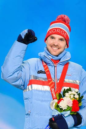 220210 Jorgen Graabak of Norway celebrates with his silver medal at the medal ceremony for men?s nordic combined individual during day 6 of the 2022 Winter Olympics on February 10, 2022 in Zhangjiakou. Photo: Vegard Grott BILDBYRAN kod VG VG0235 skidor nordic combined nordisk komination Olympic Games, Olympische Spiele, Olympia, OS olympics winter olympics os ol olympiska spel vinter-os olympiske leker peking peking 2022 beijing 2022 beijing 2022 olympic games beijing 2022 winter olympic games peking-os beijing-ol vinter-ol bbeng medaljeseremoni medaljceremoni medal ceremony norge norway celebration jubel silver Copyright: VEGARDxGRoTT BB220210VG055