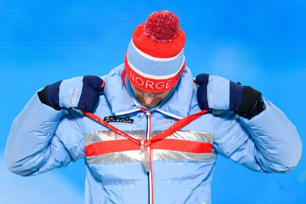 220210 Jorgen Graabak of Norway celebrates with his silver medal at the medal ceremony for men?s nordic combined individual during day 6 of the 2022 Winter Olympics on February 10, 2022 in Zhangjiakou. Photo: Vegard Grott BILDBYRAN kod VG VG0235 skidor nordic combined nordisk komination Olympic Games, Olympische Spiele, Olympia, OS olympics winter olympics os ol olympiska spel vinter-os olympiske leker peking peking 2022 beijing 2022 beijing 2022 olympic games beijing 2022 winter olympic games peking-os beijing-ol vinter-ol bbeng medaljeseremoni medaljceremoni medal ceremony norge norway celebration jubel silver Copyright: VEGARDxGRoTT BB220210VG058
