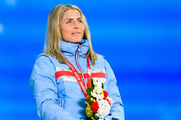 220210 Therese Johaug of Norway celebrates with her gold medal at the medal ceremony for women s cross-country skiing individual 10 km during day 6 of the 2022 Winter Olympics on February 10, 2022 in Zhangjiakou. Photo: Vegard Grott BILDBYRAN kod VG VG0235 skidor cross-country skiing langrenn Olympic Games, Olympische Spiele, Olympia, OS olympics winter olympics os ol olympiska spel vinter-os olympiske leker peking peking 2022 beijing 2022 beijing 2022 olympic games beijing 2022 winter olympic games peking-os beijing-ol vinter-ol bbeng medaljeseremoni medaljceremoni medal ceremony norge norway guld Copyright: VEGARDxGRoTT BB220210VG085