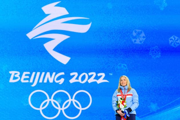 220210 Therese Johaug of Norway celebrates with her gold medal at the medal ceremony for women s cross-country skiing individual 10 km during day 6 of the 2022 Winter Olympics on February 10, 2022 in Zhangjiakou. Photo: Vegard Grott BILDBYRAN kod VG VG0235 skidor cross-country skiing langrenn Olympic Games, Olympische Spiele, Olympia, OS olympics winter olympics os ol olympiska spel vinter-os olympiske leker peking peking 2022 beijing 2022 beijing 2022 olympic games beijing 2022 winter olympic games peking-os beijing-ol vinter-ol bbeng medaljeseremoni medaljceremoni medal ceremony norge norway celebration jubel guld Copyright: VEGARDxGRoTT BB220210VG093