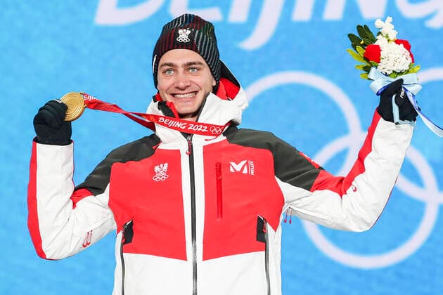 OLYMPICS - Winter Olympic Games, Olympische Spiele, Olympia, OS Beijing 2022 ZHANGJIAKOU,CHINA,10.FEB.22 - OLYMPICS, SNOWBOARDING - Winter Olympic Games Beijing 2022, Snowboard Cross, men, award ceremony. Image shows Alessandro Haemmerle (AUT). Keywords: medal.  GEPAxpictures xPatrickxSteiner