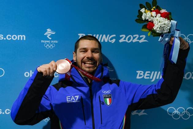 Photo Gian Mattia D Alberto - LaPresse February 10, 2022 Zhangjiakou, China Beijing 2022 Winter Olympic Games, Olympische Spiele, Olympia, OS - Men s snowboard cross medal ceremony In the pic: Omar Visintin, bronze medal  Copyright: xGianxMattiaxD Albertox-xLaPressex