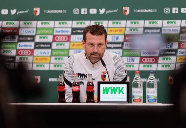 Markus Weinzierl (Trainer FC Augsburg); Pressekonferenz vor dem Spiel gegen Borussia Mönchengladbach, 10.02.2022