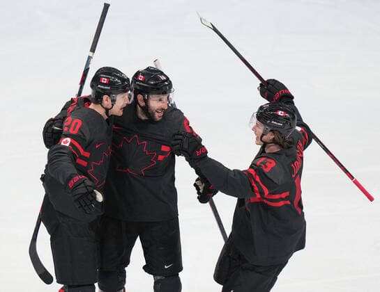 (220210) -- BEIJING, Feb. 10, 2022 -- Athletes of Canada react during Ice hockey, Eishockey men s Group A match between Canada and Germany at Wukesong Sports Centre in Beijing, capital of China, Feb. 10, 2022. ) (BEIJING2022)CHINA-BEIJING-OLYMPIC Winter games, Winterspiele,Spiele, Summer games ICE HOCKEY-MEN S PRELIMINARY-CANADA VS GERMANY (CN) MengxYongmin 