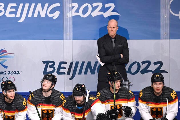SODERHOLM Toni Trainer Team GER Eishockey Spiel Vorrunde Kanada - Deutschland am Donnerstag den 10.02.2022 in Beijing Olympische Winterspiele 2022 in Peking China