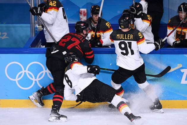 MUELLER Moritz Kapitaen Team GER Eishockey Spiel Vorrunde Kanada - Deutschland am Donnerstag den 10.02.2022 in Beijing Olympische Winterspiele 2022 in Peking China