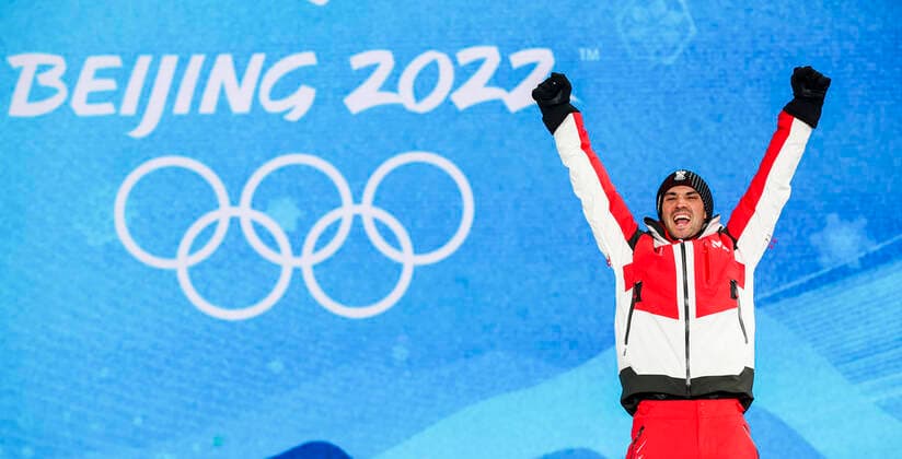 OLYMPICS - Winter Olympic Games, Olympische Spiele, Olympia, OS Beijing 2022 ZHANGJIAKOU,CHINA,10.FEB.22 - OLYMPICS, NORDIC SKIING, NORDIC COMBINED, CROSS COUNTRY - Winter Olympic Games Beijing 2022, 10km Gundersen, men, award ceremony. Image shows the rejoicing of Lukas Greiderer (AUT). GEPAxpictures xPatrickxSteiner