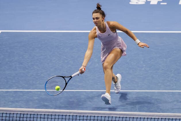 St. Petersburg Ladies Trophy 2022 - Day Four Jaqueline Cristian of Romania returns the ball to Aliaksandra Sasnovich of Belarus during the women s singles Round of 16 match of the WTA, Tennis Damen 500 St. Petersburg Ladies Trophy 2022 International Tennis Tournament on February 10, 2022 at the Sibur Arena in Saint Petersburg, Russia. Saint Petersburg Russia  Copyright: xMikexKireevx originalFilename:kireev-stpeters220210_npAnb.jpg