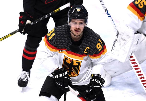MUELLER Moritz Kapitaen Team GER Eishockey Spiel Vorrunde Kanada - Deutschland am Donnerstag den 10.02.2022 in Beijing Olympische Winterspiele 2022 in Peking China