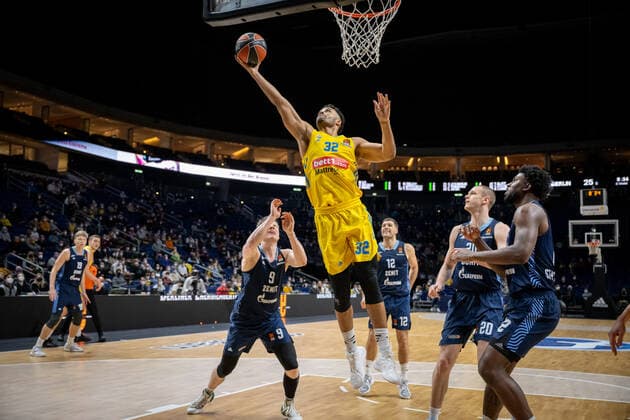 Basketball Berlin 02.02.2022 Saison 2021 2022 Euroleague Regular Season Alba Berlin - Zenit St. Petersburg Johannes Thiemann (Alba Berlin, No.32)