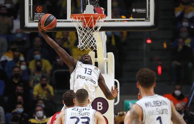 Israel Basketball Euroleague Maccabi - CSKA 8110901 10.02.2022 Maccabi s Khairi Thomas scores a ball during the Euroleague basketball match between Maccabi Tel-Aviv and CSKA Moscow, in Tel-Aviv, Israel. Mikhail Serbin Sputnik Tel-Aviv Israel  Copyright: xMikhailxSerbinx