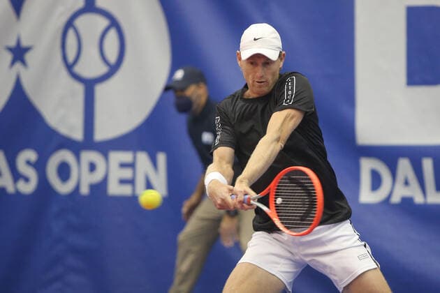DALLAS, TX - FEBRUARY 10: Luke Saville (AUS) hits a backhand during the Dallas Open on February 10, 2022 at the Styslinger Altec Tennis Complex in Dallas, TX. (Photo by George Walker Icon Sportswire) TENNIS: FEB 10 Dallas Open Icon22021002