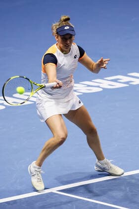 St. Petersburg Ladies Trophy 2022 - Quarter-Finals Elise Mertens of Belgium returns the ball to Maria Sakkari of Greece during the women s singles quarterfinal match of the WTA, Tennis Damen 500 St. Petersburg Ladies Trophy 2022 International Tennis Tournament on February 11, 2022 at the Sibur Arena in Saint Petersburg, Russia. Saint Petersburg Russia  Copyright: xMikexKireevx originalFilename:kireev-stpeters220211_npKvU.jpg