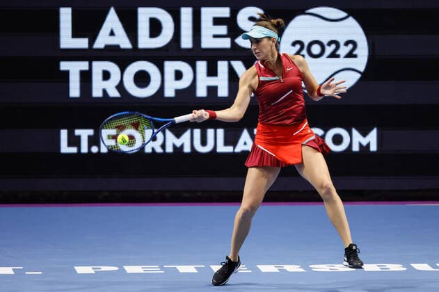 St. Petersburg Ladies Trophy 2022 - Quarter-Finals Belinda Bencic of Switzerland returns the ball to Anett Kontaveit of Estonia during the women s singles quarterfinal match of the WTA, Tennis Damen 500 St. Petersburg Ladies Trophy 2022 International Tennis Tournament on February 11, 2022 at the Sibur Arena in Saint Petersburg, Russia. Saint Petersburg Russia  Copyright: xMikexKireevx originalFilename:kireev-stpeters220211_npy1n.jpg