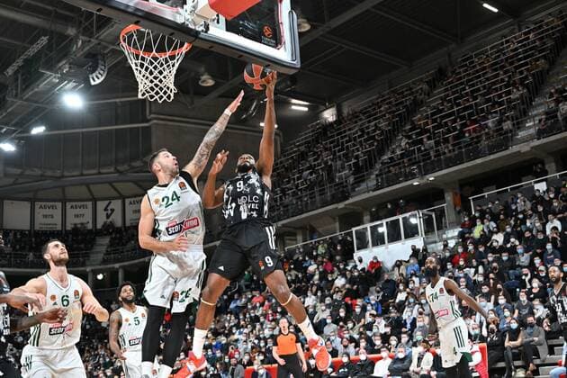 James Gist (asvel) vs Stefan Jovic (panathinaikos) BASKETBALL : LDLC ASVEL vs Panathinaikos AthÂnes - Euroligue - 11 02 2022 FredericChambert Panoramic 
