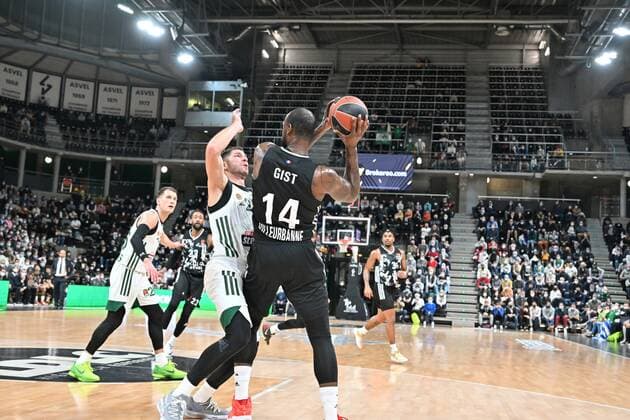James Gist (asvel) vs Stefan Jovic (panathinaikos) BASKETBALL : LDLC ASVEL vs Panathinaikos AthÂnes - Euroligue - 11 02 2022 FredericChambert Panoramic 