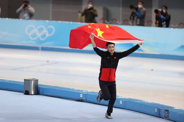 Bilder des Jahres 2022, Sport 02 Februar Sport Themen der Woche KW06 (220212) -- BEIJING, Feb. 12, 2022 -- Gao Tingyu of China celebrates after the Speed skating, Eisschnelllauf men s 500m event at the National Speed Skating Oval in Beijing, capital of China, Feb. 12, 2022. ) (BEIJING2022)CHINA-BEIJING-OLYMPIC Winter games, Winterspiele,Spiele, Summer games SPEED SKATING-MEN S 500M (CN) DingxXu 