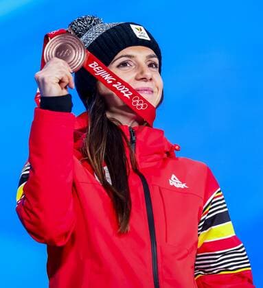 BEIJING - Hanne Desmet (Belgium) will be honored at Medal Plaza for her bronze medal in the 1000-meter short track, on the eighth day of the 2022 Winter Olympics in Beijing, China. ANP VINCENT JANNINK xVIxANPxSportx xxANPxIVx