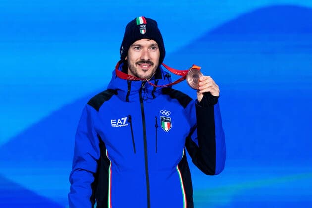 220212 Davide Ghiotto of Italy at the medal ceremony for men s Speed skating, Eisschnelllauf during day 8 of the 2022 Winter Olympics on February 12, 2022 in Beijing. Photo: Mathias Bergeld BILDBYRAN kod MB MB0332 skridskor speed skating Olympic Games, Olympische Spiele, Olympia, OS olympics winter olympics os ol olympiska spel vinter-os olympiske leker peking peking 2022 beijing 2022 beijing 2022 olympic games beijing 2022 winter olympic games peking-os beijing-ol vinter-ol 8 bbeng medaljceremoni medal ceremony Copyright: MATHIASxBERGELD BB220212MB078