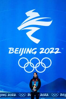 220212 Nils van der Poel of Sweden at the medal ceremony for men s Speed skating, Eisschnelllauf during day 8 of the 2022 Winter Olympics on February 12, 2022 in Beijing. Photo: Mathias Bergeld BILDBYRAN kod MB MB0332 skridskor speed skating Olympic Games, Olympische Spiele, Olympia, OS olympics winter olympics os ol olympiska spel vinter-os olympiske leker peking peking 2022 beijing 2022 beijing 2022 olympic games beijing 2022 winter olympic games peking-os beijing-ol vinter-ol 8 bbeng medaljceremoni medal ceremony Copyright: MATHIASxBERGELD BB220212MB083