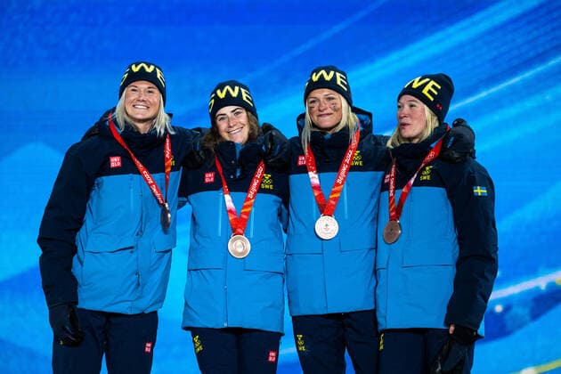 220212 Jonna Sundling, Maja Dahlqvist, Ebba Andersson and Frida Karlsson of Sweden with bronze medals at the medal ceremony for women?s cross-country skiing 4x5 km relay during day 8 of the 2022 Winter Olympics on February 12, 2022 in Zhangjiakou. Photo: Vegard Grott BILDBYRAN kod VG VG0239 Olympic Games, Olympische Spiele, Olympia, OS olympics winter olympics os ol olympiska spel vinter-os olympiske leker peking peking 2022 beijing 2022 beijing 2022 olympic games beijing 2022 winter olympic games peking-os beijing-ol vinter-ol bbeng medaljeseremoni medaljceremoni medal ceremony Sverige Sweden Copyright: VEGARDxGRoTT BB220212VG074