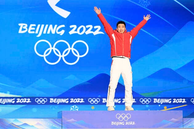 BEIJING, CHINA - FEBRUARY 12: Gold medallist Tingyu Gao of Team China celebrates during the Men s 500m medal ceremony on Day 8 of the Beijing 2022 Winter Olympic Games, Olympische Spiele, Olympia, OS at Beijing Medal Plaza on February 12, 2022 in Beijing, China.  Copyright: xVCGx CFP111368929061 