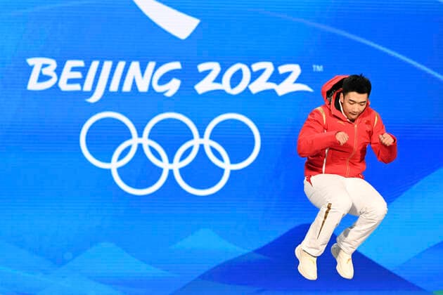 BEIJING, CHINA - FEBRUARY 12: Gold medallist Tingyu Gao of Team China celebrates during the Men s 500m medal ceremony on Day 8 of the Beijing 2022 Winter Olympic Games, Olympische Spiele, Olympia, OS at Beijing Medal Plaza on February 12, 2022 in Beijing, China.  Copyright: xVCGx CFP111368929063 