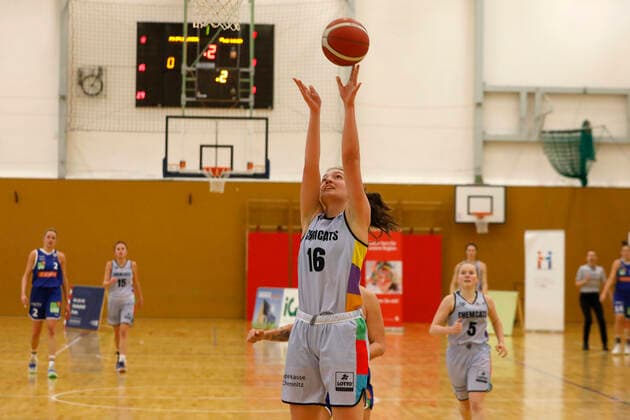 12.02.2022, 2. Toyota Damen Basketball Bundesliga Nord, DBBL, Saison 2021 2022, Damen, Chemcats Chemnitz - VFL Viactiv-Astroladies Bochum Lilli Frölich, ChemCats Chemnitz Chemnitz Sporthalle am Schlossteich Sachsen Germany