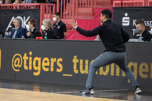 Daniel Jansson (Tigers Tuebingen, Head Coach) ¨¨Tigers Tübingen vs. Uni Baskets Paderborn, 2. Basketball, Bundesliga, Pro A, Barmer 2 Basketball, Spieltag 25, Spielzeit 2021 2022, 12.02.2022, ¨¨ Tigers Tübingen - Uni Baskets Paderborn, Basketball, 2. Bundesliga, Barmer 2 Basketball, Spieltag 25, Spielzeit 2021 2022, 12.02.2022 Tuebingen Copyright: xDennisxDuddek xEibnerxPressefotox EP_DDK