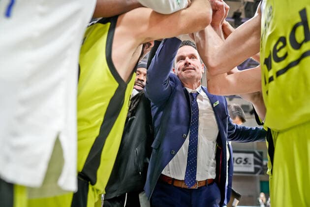 medi bayreuth - MLP Heidelberg , Basketball, Bundesliga, BBL, Spieltag 21, Spielzeit 2021 2022, 13.02.2022 HC Raoul Korner (medi Bayreuth) Team medi bayreuth - MLP Heidelberg , Basketball, Bundesliga, BBL, Spieltag 21, Spielzeit 2021 2022, 13.02.2022 Bayreuth Copyright: xEibner-Pressefoto ThorstenxOchsx EP_TOS