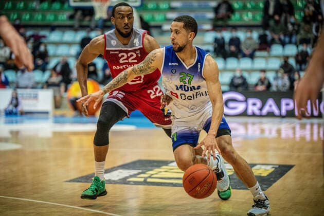 Mons Marcus Tyus and Antwerp s Vincent Kesteloot fight for the ball during a basketball match between Mons-Hainaut and Antwerp Giants, Saturday 12 February 2022 in Mons, on day 16 of the National Round Belgium in the BNXT League Belgian first division basket championships. FILIPxLANSZWEERT  x9301200x