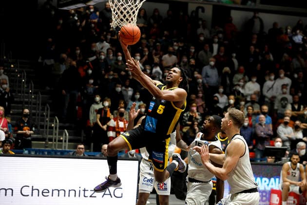 12.02.2022, easyCredit Basketball Bundesliga, BBL, Saison 2021 2022, Herren, Chemnitz Niners - MHP Riesen Ludwigsburg Justin Simon, MHP Riesen Ludwigsburg Chemnitz Messe Chemnitz Sachsen Germany