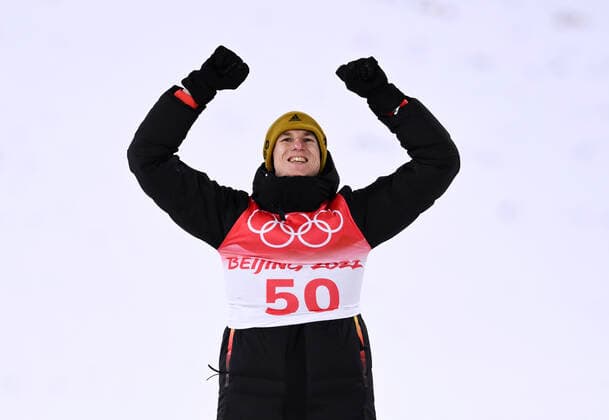 GEIGER Karl Team GER 3.Platz Ski Springen der Maenner grosse Schanze am Samstag den 12.02.2022 Ski jumping, Skispringen, Ski, nordisch Center in Zhangjiakon Olympische Winterspiele 2022 in Peking China *** GEIGER Karl Team GER 3 place ski jumping men large hill on Saturday 12 02 2022 Ski Jumping Center in Zhangjiakon Olympic Winter Games 2022 in Beijing China