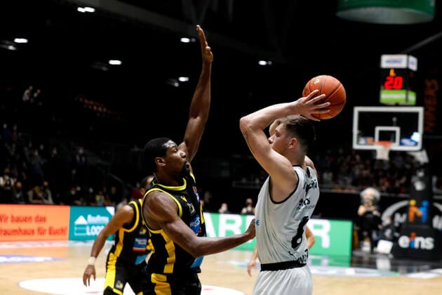 12.02.2022, easyCredit Basketball Bundesliga, BBL, Saison 2021 2022, Herren, Chemnitz Niners - MHP Riesen Ludwigsburg Jan Niklas Wimberg, Niners Chemnitz Chemnitz Messe Chemnitz Sachsen Germany