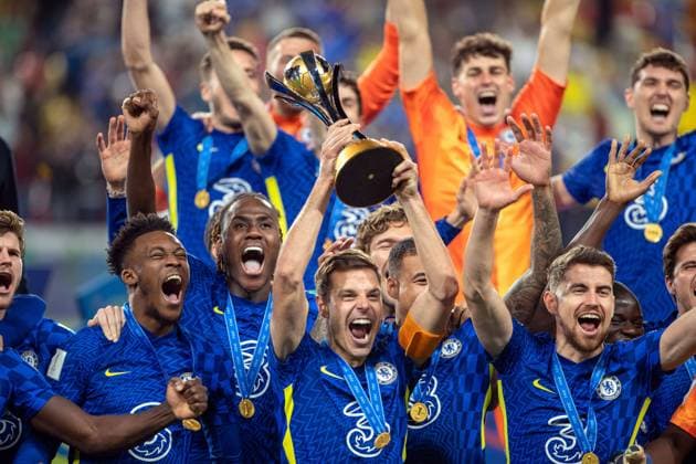 Bilder des Jahres 2022, Sport 02 Februar Sport Themen der Woche KW06 Sport Bilder des Tages Abu Dhabi, UAE, Feb 12th 2021 Chelsea celebrate with the Club World Cup trophy after winning the FIFA Club World Cup 2021 final football match between Chelsea and Palmeiras 2-1 at the Mohammed Bin Zayed Stadium in Abu Dhabi, UAE. Richard Callis SPP Chelsea x Palmeiras - FIFA Club World Cup 2021 - Mohammed Bin Zayed Stadium 